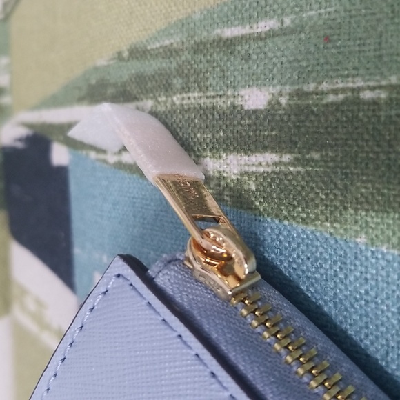 Michael Kors Jet Set Travel L Zip Wallet In Pale Blue(Saffiano Leather) - Picture 6 of 9